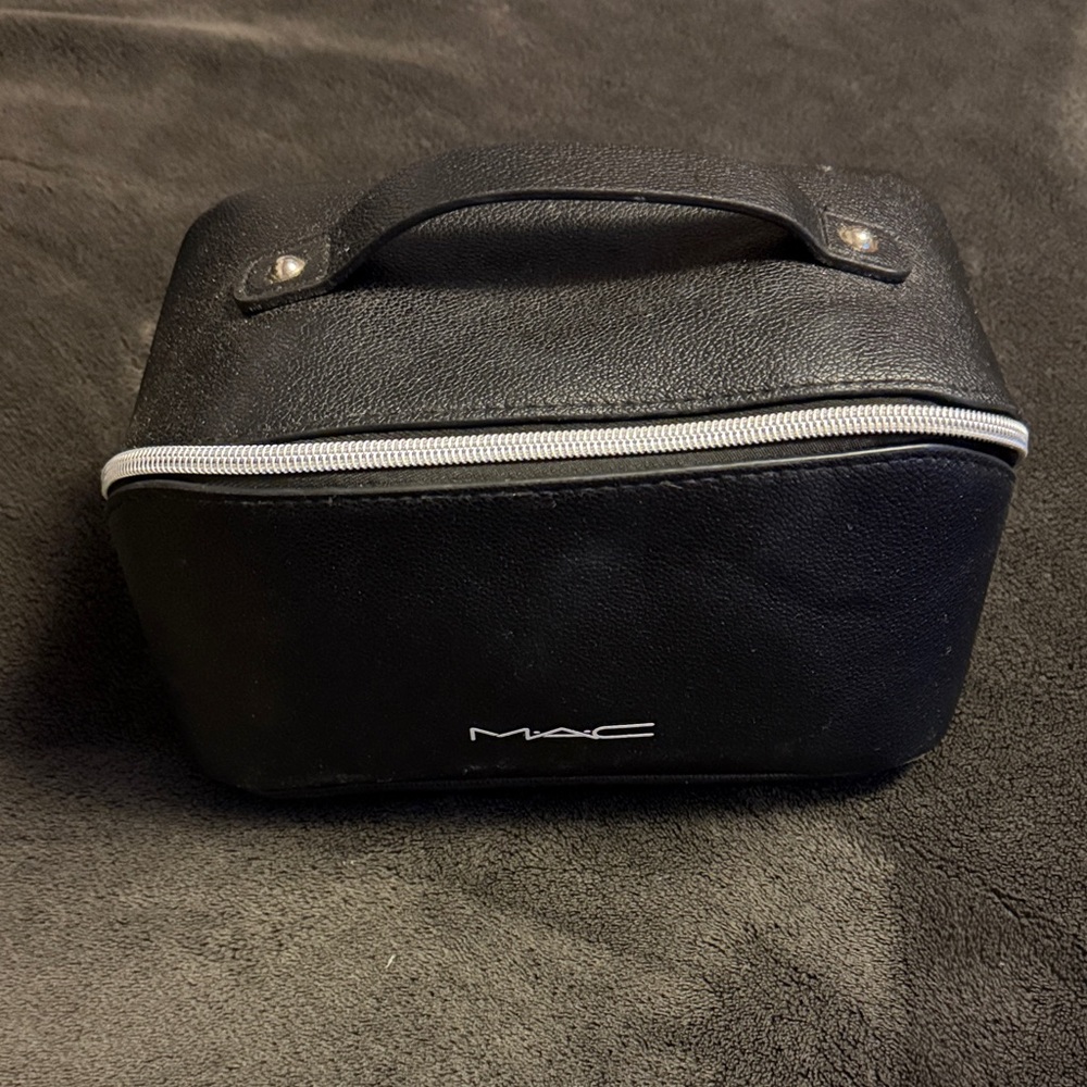 MAC Cosmetics Black Cosmetic mini traincase